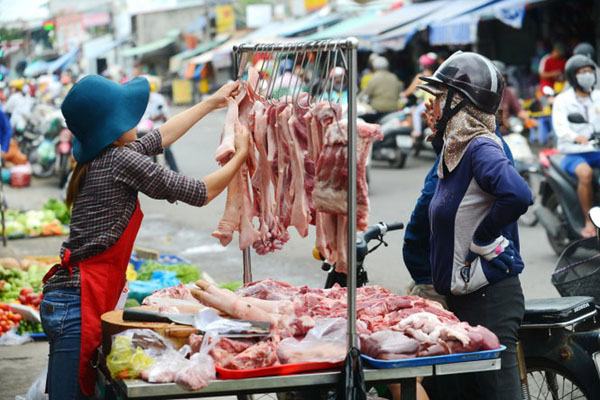 Thịt lợn bẩn giá rẻ