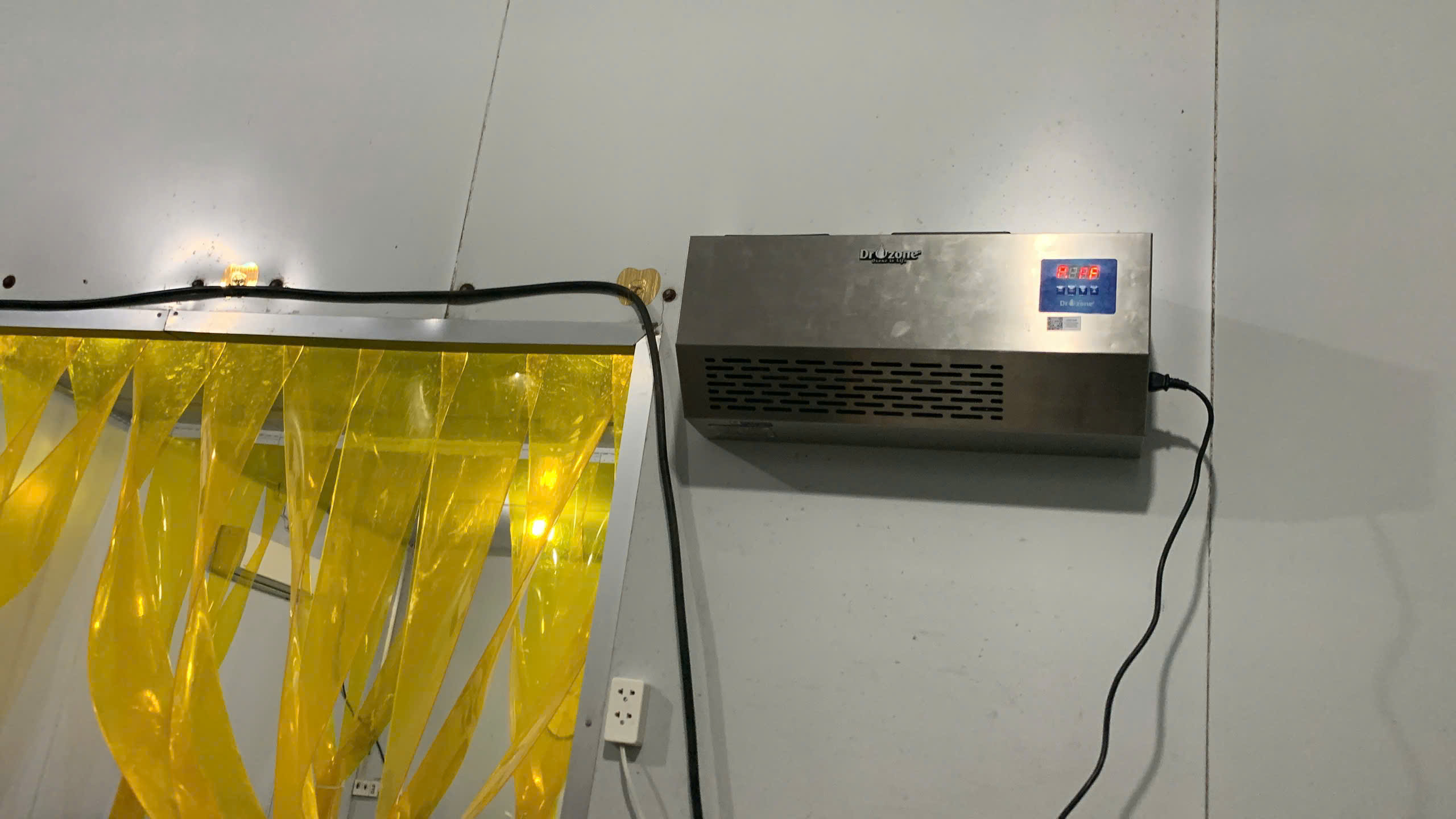 Máy ozone khử mùi khử khuẩn Dr.Ozone Titan 10 được ứng dụng trong nhà xưởng