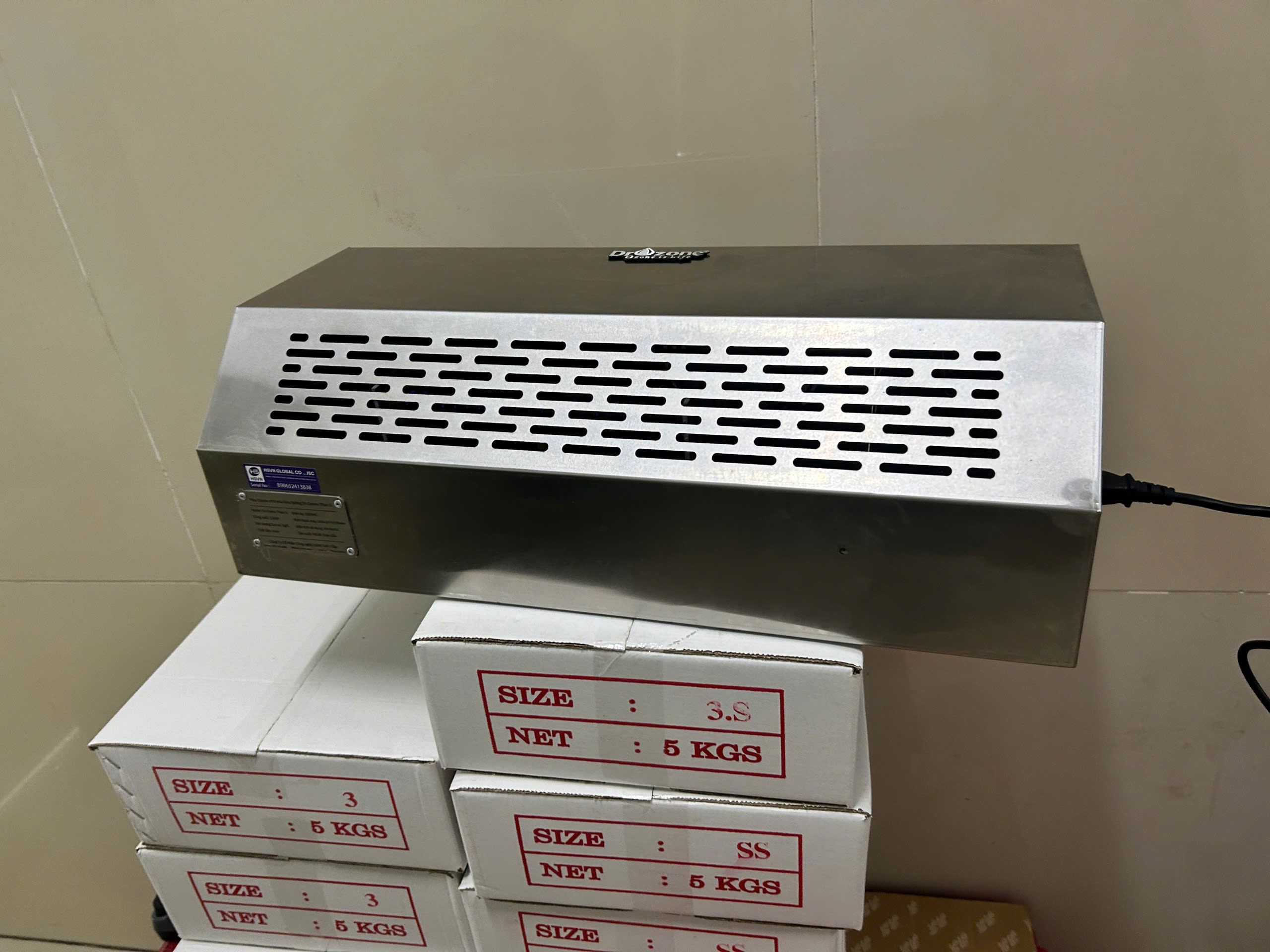 Hình ảnh thực tế của máy khử mùi ozone cầm tay Dr.Ozone Titan 5