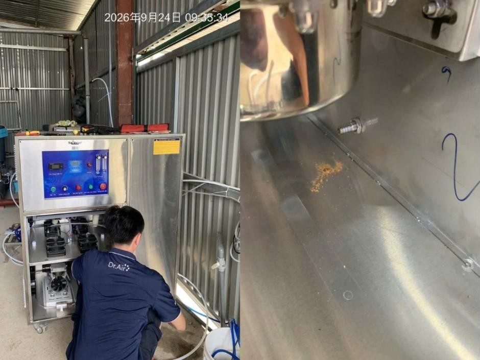 Kỹ thuật viên kiểm tra tủ máy ozone công nghiệp D100S có bảng điều khiển và lưu lượng kế